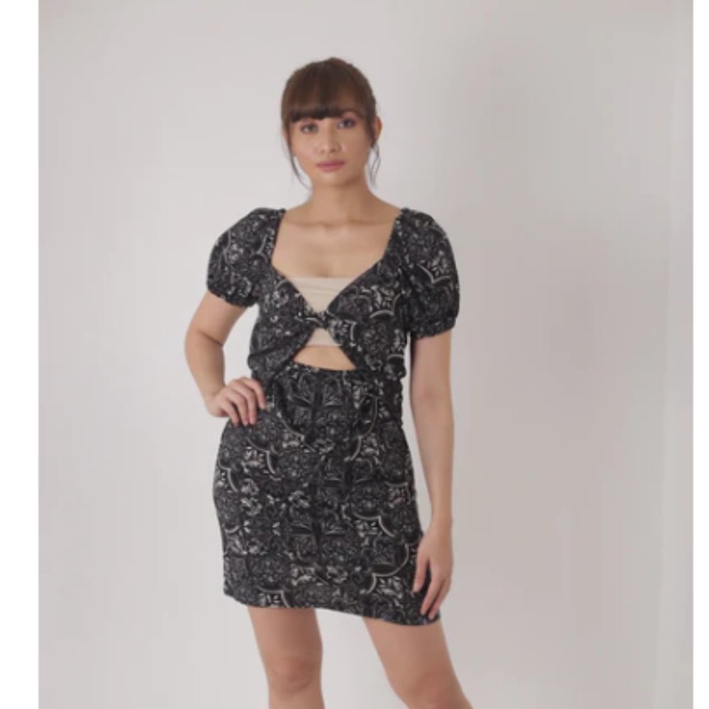 Maisie V-neckline floral